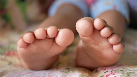 Little Girl Feet Pictures